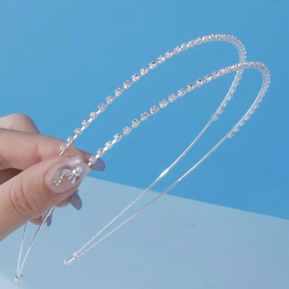 4 Elegant Silver Toned Headbands - Picture 5 of 5